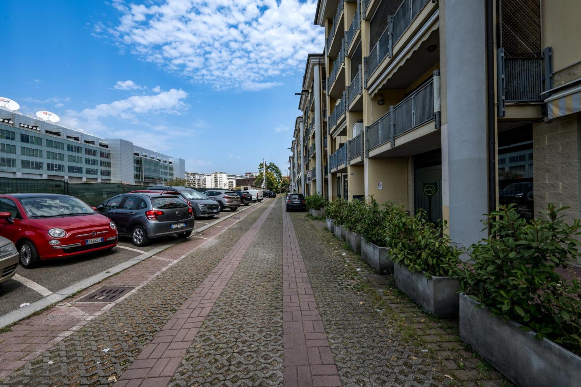 Cozy Suite Rogoredo Apartment Next To The Metro And Train Station Milan Exterior photo
